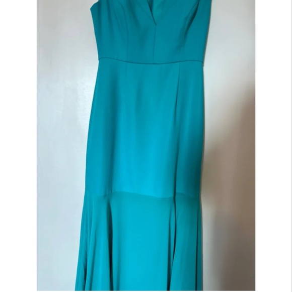 BCBG MAXAZRIA Beautiful teal gown - Picture 9 of 16